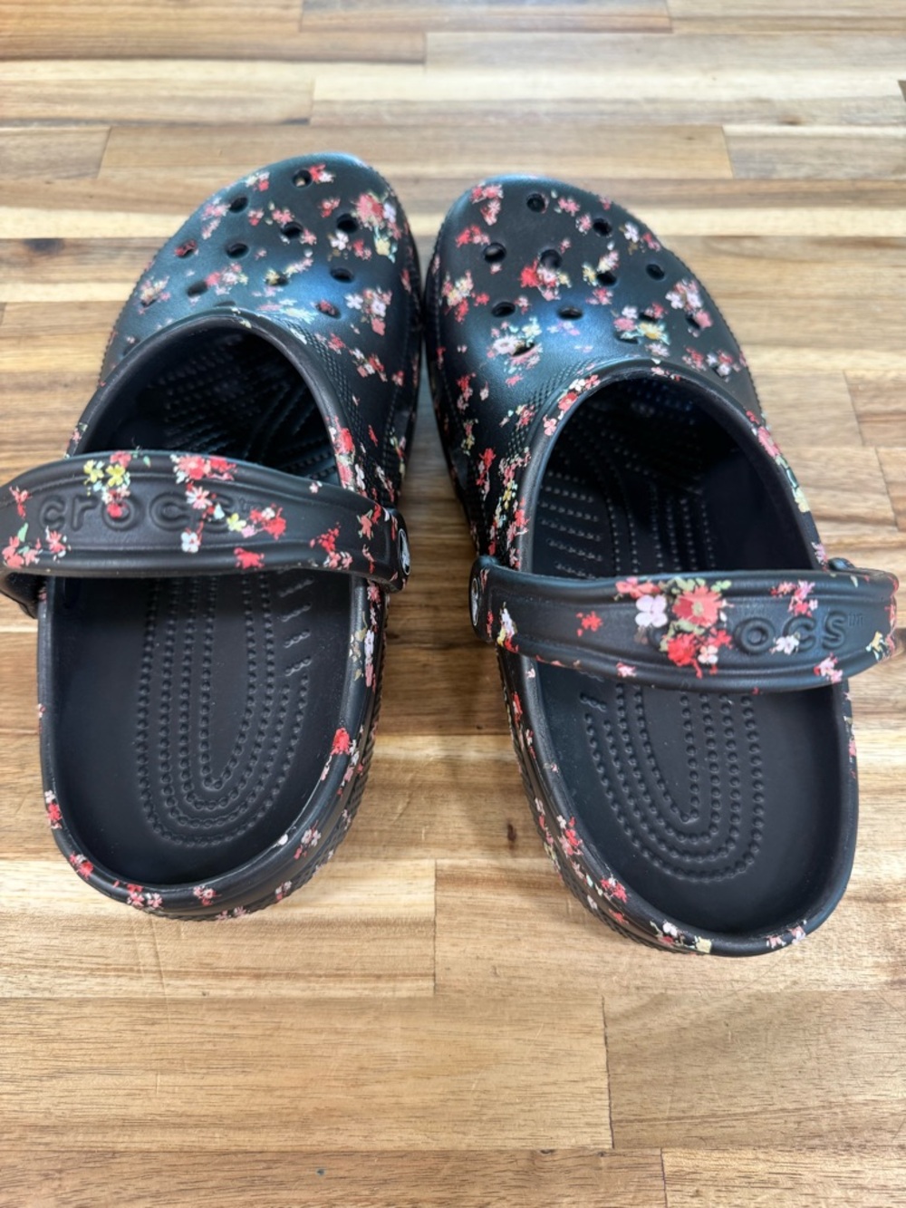 Women’s Crocs Classic Clog Disty Floral Black - Picture 4 of 4